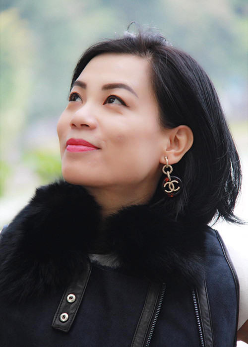 Vợ Xuân Bắc chia sẻ: “Khóc để ngày mai ta bước tiếp, hết đợt nghỉ, ta quay lại trường làm việc”.