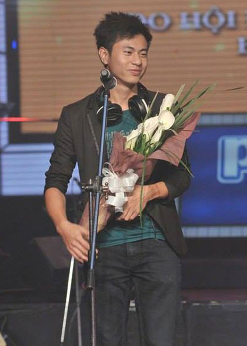 Sau Sao Mai - Điểm hẹn 2008, Dương Cầm tiếp tục làm thầy giáo dạy nhạc tại Đại học Văn hóa Nghệ thuật Quân đội. Ảnh: VTV