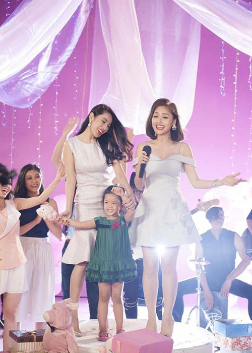 Con gái Thành Được cũng từng xuất hiện trong MV “Một chút thôi”. Đây là sản phẩm âm nhạc của Miu Lê và Thủy Tiên.
