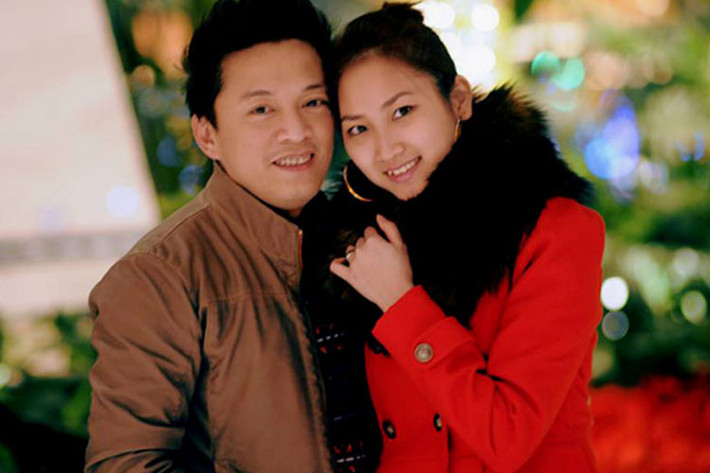 Lam Trường và Yến Phương là một trong những cặp vợ chồng sao Việt sống xa nhau. Sau khi kết hôn, bà xã của Lam Trường tiếp tục sống ở Mỹ còn nam ca sĩ đi lại giữa Mỹ và Việt Nam, kể cả khi con gái của cặp đôi chào đời.