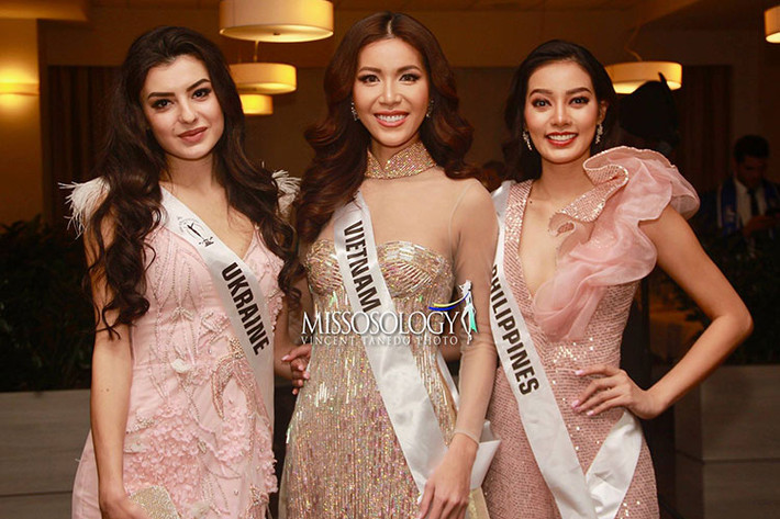 Cùng với đại diện Việt Nam Minh Tú, còn có các người đẹp đến Philippines, Indonesia, Myanmar, Malaysia, Ukraine, Phần Lan, Anh, Colombia và Mexico.