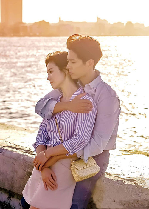 1 năm sau khi lên xe hoa, Song Hye Kyo đã trở lại màn ảnh xứ Hàn. Dự án người đẹp tham gia là “Encounter”. Ảnh: Fanpage