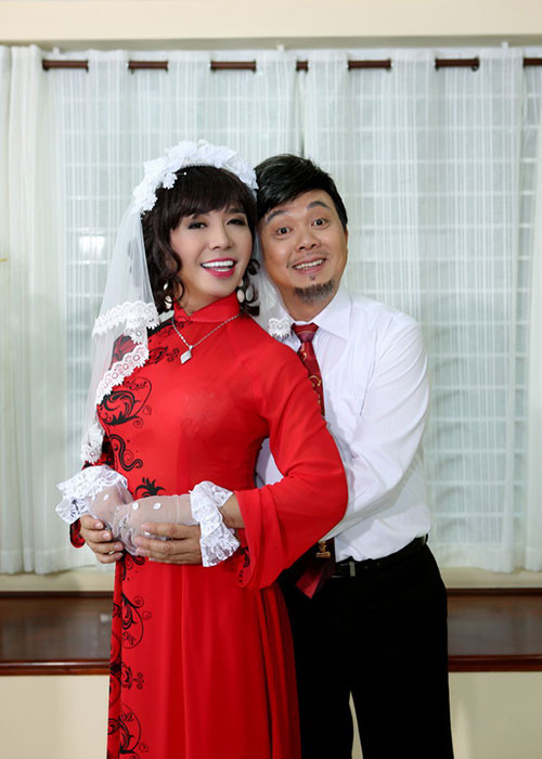 Theo lời Long Nhật, khi còn học mẫu giáo, anh thích để tóc dài, vào lớp 1, anh thậm chí mặc váy đi học. Ảnh: Ngôi sao
