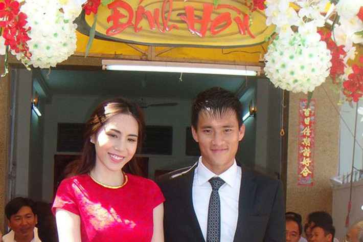Công Vinh và Thủy Tiên trúng tiếng sét ái tình trong buổi chụp ảnh năm 2008. Năm 2011, cặp đôi “Beck - Vic Việt Nam” bí mật đính hôn. 3 năm sau đó, Công Vinh và Thủy Tiên mới làm đám cưới. Ảnh: Tiền Phong