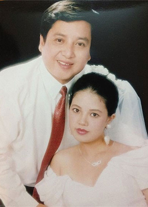 Chí Trung - Ngọc Huyền cũng là cặp vợ chồng sao Việt chứng minh càng yêu lâu càng mặn nồng. Trong giai đoạn 8 năm hẹn hò, dù gặp nhiều dốc ghềnh bởi sự ngăn cản của người lớn, cuộc sống khó khăn nhưng cả hai chưa từng có ý định buông tay nhau. Ảnh: Khám phá