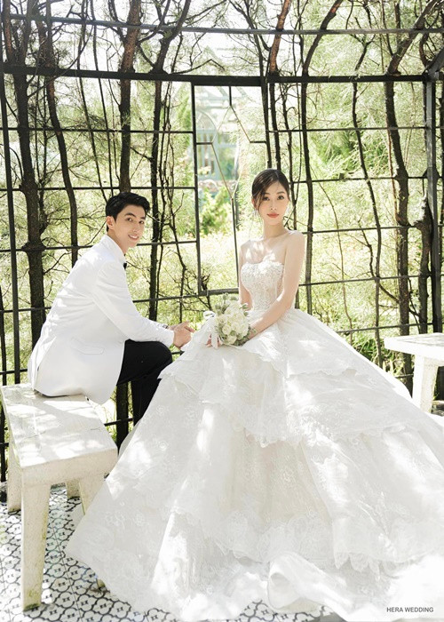 Hôn lễ Phương Nga - Bình An sẽ diễn ra vào ngày hôm nay (21/10). Trước giờ G, cô dâu chia sẻ hai bộ ảnh cưới mới. Ảnh: FBNV