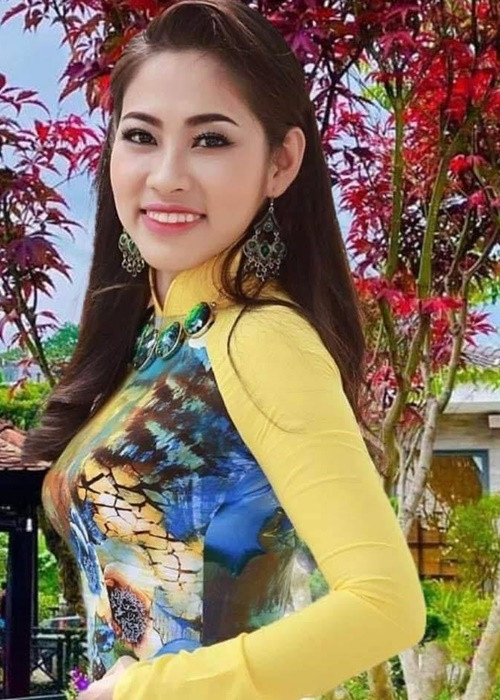 Sau đó, Thùy Tiên tố cáo Thùy Trang ra Cơ quan Cảnh sát điều tra Công an TP.HCM. Chị gái Hoa hậu Đặng Thu Thảo nói qua quá trình điều tra, cơ quan chức năng xác minh không đủ cơ sở xác định có dấu hiệu tội phạm. "Việc Thùy Tiên vay tiền rồi trốn tránh trách nhiệm trả nợ, vu khống tôi vào các tội danh như lừa đảo, cưỡng đoạt tài sản, tố giác tôi ra cơ quan công an mà không có bằng chứng, căn cứ... là những hành vi có dấu hiệu vi phạm pháp luật nghiêm trọng. Nó khiến tôi không chỉ có nguy cơ bị mất trắng tiền của mà còn chà đạp danh dự, nhân phẩm, khiến sức khỏe tôi bị suy sụp", Thùy Trang cho hay. Ảnh: Yan