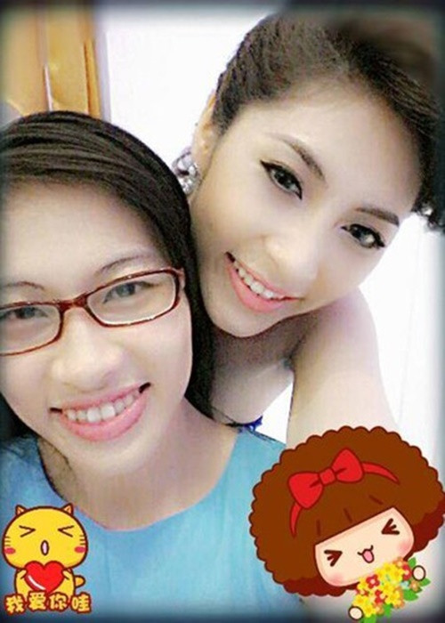 Sau khi mâu thuẫn với chị gái, Thu Thảo quyết định tách ra tự lập. Điều này khiến cho Thùy Trang nghĩ rằng em gái bị bạn trai tác động gây chia rẽ. Sau đó, Thu Thảo đã chủ động giảng hòa với chị gái. Ảnh: FBNV