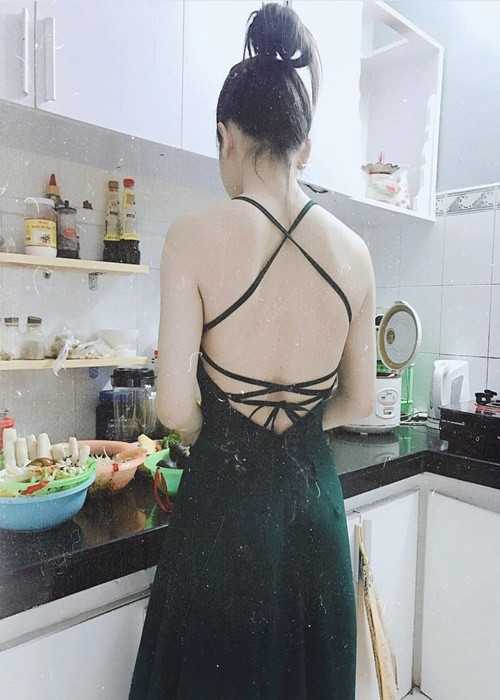 Duy Hưng từng chia sẻ trên Lao động, làm vợ của một diễn viên có đôi lúc thiệt thòi nhưng thay vì phàn nàn, Huyền Nguyễn luôn bên cạnh chia sẻ, động viên và luôn ủng hộ con đường sự nghiệp của anh.