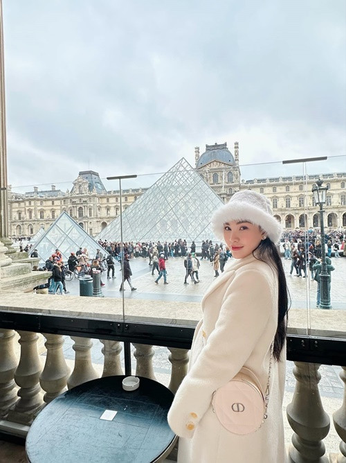 Quỳnh Thư đang dưỡng thai ở Đức.