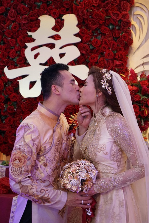 Trong một cuộc phỏng vấn sau khi kết hôn, Thúy Diễm chia sẻ, Lương Thế Thành hay trêu chọc mọi người nên bị hiểu lầm. “Giờ ai có nghĩ anh Thành đồng tính thì Diễm cũng đành chịu, cứ từ từ hành động rồi mọi người sẽ hiểu thôi”, cô nói.