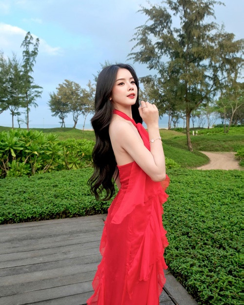 Trong cuộc phỏng vấn với Phụ Nữ Số, Mie tiết lộ mối quan hệ giữa cô và bạn trai cũ. "Chúng tôi đều đã trưởng thành, hơn nữa hai đứa cũng từng có quãng thời gian rất tốt đẹp vậy nên khi chia tay, mình cũng không có gì mà phải nói quá nhiều. Bây giờ, tôi chỉ mong khán giả cùng đón chờ những sản phẩm tiếp theo của hai đứa", cô nói.