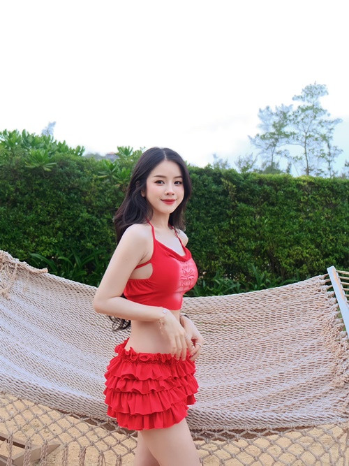 Nữ DJ ngày càng trẻ trung, xinh đẹp.