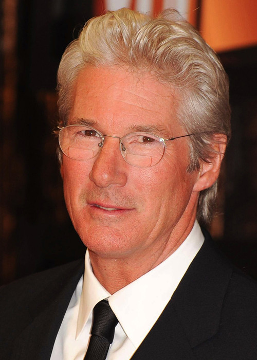 Richard Gere chưa từng được đề cử một giải thưởng nào tại Oscar. Đó là bởi vì ông bị cấm tham gia giải thưởng này sau những phát ngôn liên quan đến chính trị tại buổi lễ trao giải năm 1993. Được biết, ở tuổi 50, Richard Gere mới có đứa con đầu lòng. Điều thú vị là mặc dù không ăn thịt đỏ trong 30 năm qua nhưng ông không phải là người ăn chay.