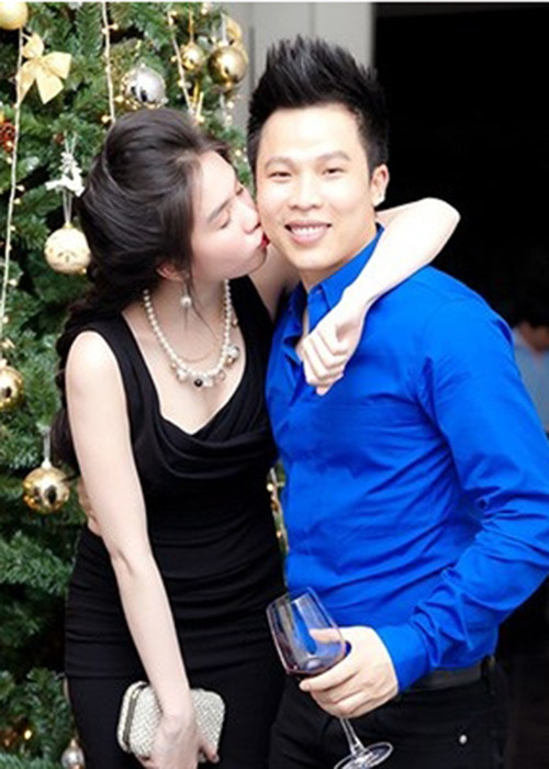 Trong thời gian có bạn trai, Ngọc Trinh cũng không ngại thân mật với Khắc Tiệp. Ảnh: Giao thông