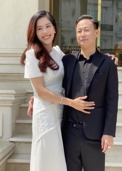Nam Em chia sẻ, cô và người yêu hiện tích cực lao động, giúp đỡ cho bản thân mình tốt hơn. Ảnh: Saostar.