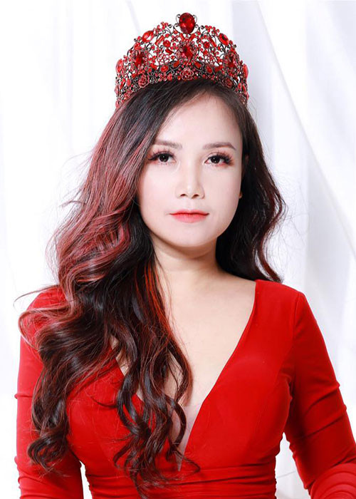 “Cô Xuyến” của “Về nhà đi con” kết hôn lần đầu tiên và có con gái ở tuổi 18.