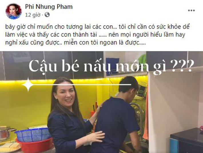 Trên trang cá nhân, Phi Nhung vừa chia sẻ clip Hồ Văn Cường phụ giúp việc rửa rau. Clip gây chú ý bởi gần đây, Phi Nhung trách con nuôi lười biếng, mắc bệnh ngôi sao. Đi kèm clip, Phi Nhung viết: "Bây giờ chỉ muốn cho tương lai các con. Tôi chỉ cần có sức khỏe để làm việc và thấy các con thành tài nên mọi người hiểu lầm hay nghĩ xấu cũng được. Miễn con tôi ngoan là được".