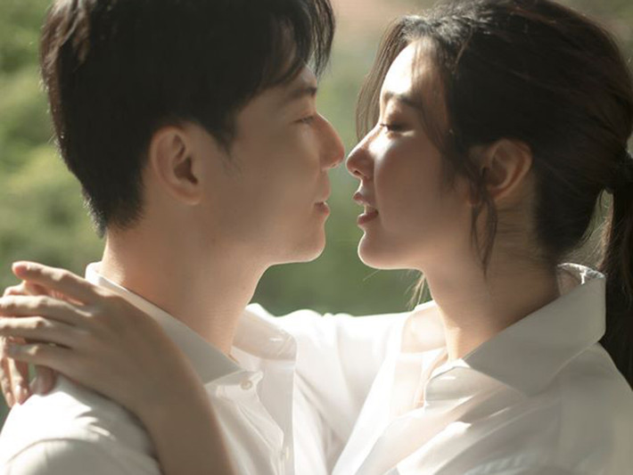 Á hậu Thúy Vân cho biết, cô sẽ lên xe hoa vào ngày 25/7 tới đây. Hiện tại, cô rất hồi hộp và tất bật chuẩn bị cho đám cưới mơ ước của cuộc đời mình.