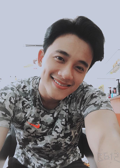 Mai Tài Phến rất chăm chỉ cập nhật hình ảnh trên sân khấu lẫn đời thường của mình trên trang cá nhân.