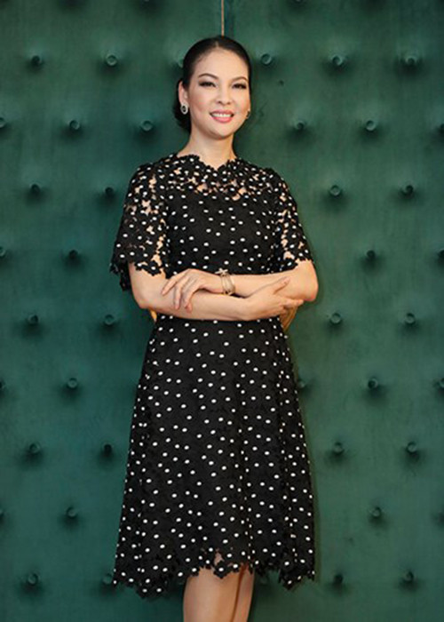 Ở tuổi 53, Thủy Hương sinh một bé trai. Vốn kín tiếng, cô không chia sẻ bất cứ thông tin gì về cậu con trai này. Ảnh: NVCC