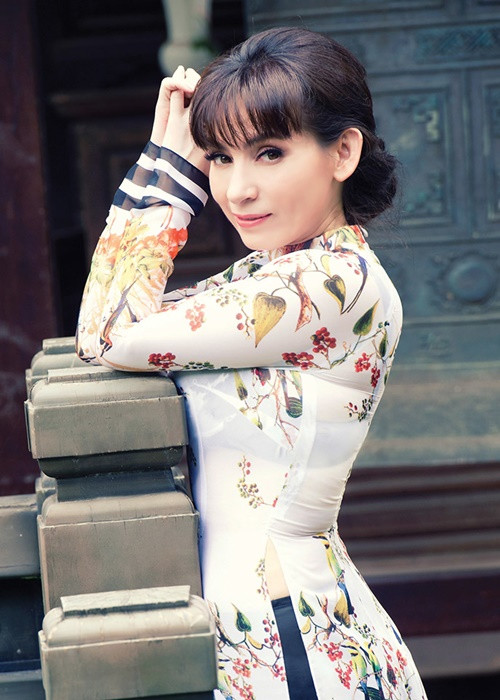 Trưa ngày 28/9, ca sĩ Phi Nhung qua đời. Cô mắc COVID-19, nhập viện điều trị tại bệnh viện Gia An 115 từ ngày 19/8. Đến tối 26/8, Phi Nhung chuyển sang bệnh viện Chợ Rẫy vì bệnh tình chuyển biến nặng. Ảnh: Vietnamnet