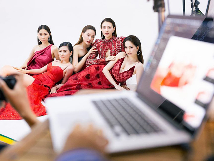 Quỳnh Thư sinh năm 1990, xuất thân là người mẫu, sau đó lấn sân đóng phim.