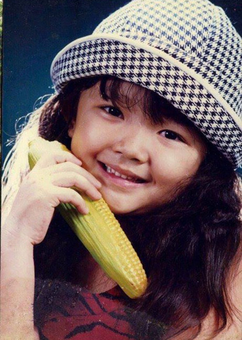 Từ năm 4 tuổi, nữ ca sĩ đã tham gia ca hát ở Nhà Văn hóa thiếu nhi Thành phố. Ảnh: Zing