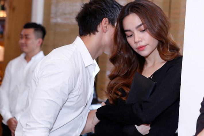Sau khi MV ra mắt, Kim Lý và Hồ Ngọc Hà dính nhau như sam. Ảnh: Ngày nay