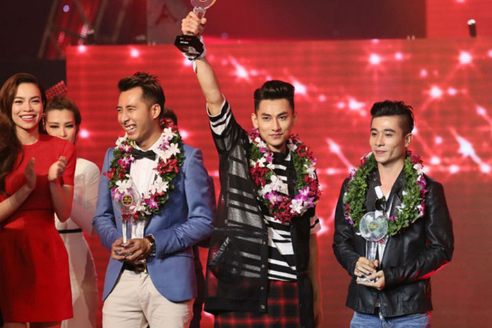 Only C từng tham gia chương trình Hòa âm ánh sáng năm 2015 với vai trò nhà sản xuất trong đội của Isaac. Kết quả, nhóm của anh đoạt giải bạc. Ảnh: VTV