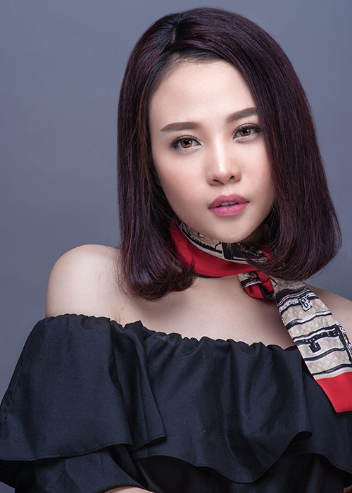 Sau một thời gian ca hát, Đàm Thu Trang dần lui về ở ẩn.