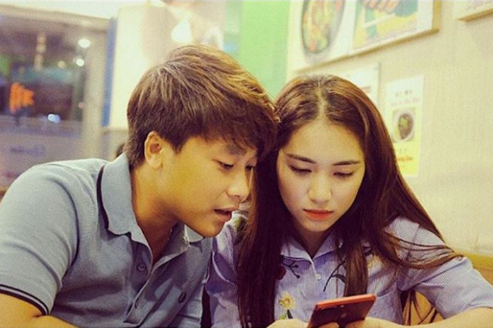 Trước thông tin bạn trai bao vé, Hòa Minzy thanh minh anh chỉ nói giỡn cho vui vì nếu Minh Hải mua thì chẳng khác nào cô tự mua vé của mình.