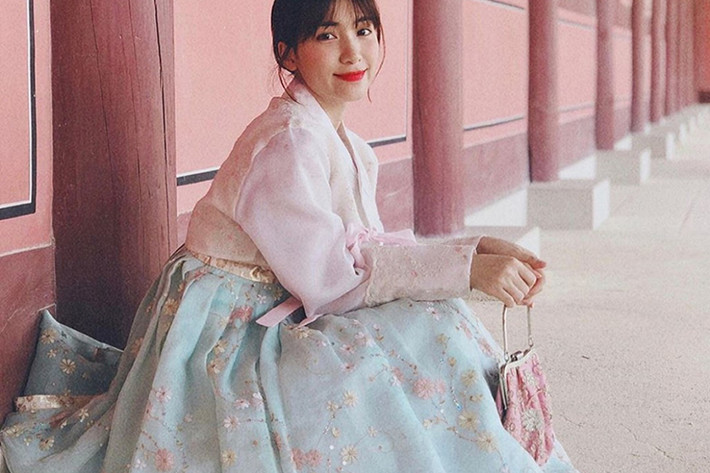 Chia sẻ của Hòa Minzy khiến fan đoán già đoán non nữ ca sĩ sắp lên xe hoa.