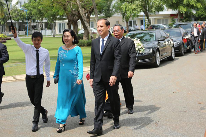 Trung Tín có xuất thân giàu có. Mẹ của anh chính là doanh nhân Dương Thanh Thủy. Được biết, Thu Thảo rất được lòng bố mẹ chồng. Ảnh: Vietnamnet