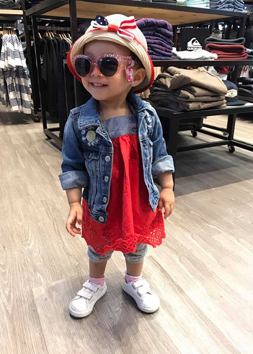 Em gái của "Búp bê" Thanh Thảo vừa khoe hình ảnh cô con gái càng lớn càng đáng yêu của mình trên trang cá nhân.