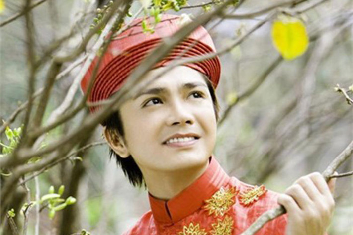 Khi Hoàng Thanh không may bị tai nạn, Xuân Lan kể rằng khi tỉnh lại, anh rất tức giận vì cho rằng cô "chơi ngải" khiến sự nghiệp của anh không thể phát triển. Sau đó, cả hai đường ai nấy đi nhưng vẫn giữ mối quan hệ bạn bè. Ảnh: Zing