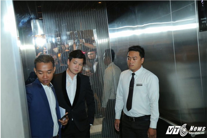 Ông xã của Hoa hậu Việt Nam 2012 cũng có mặt từ sớm. Anh và Đặng Thu Thảo vốn hẹn hò được hơn 1000 ngày trước khi chính thức về chung một nhà. Ảnh: VTC