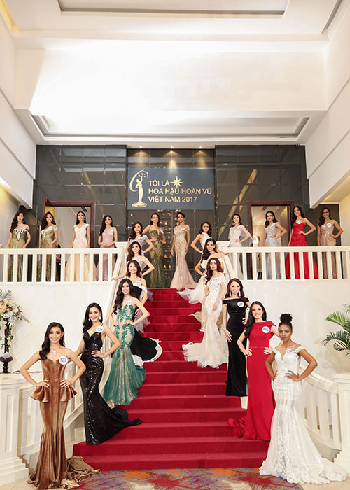 Trình diễn không tốt, Mâu Thủy rớt top 8 xuất sắc nhất để bước vào phần thi trình diễn trang phục dân tộc với tư cách là đại diện Việt Nam tại đấu trường sắc đẹp quốc tế.