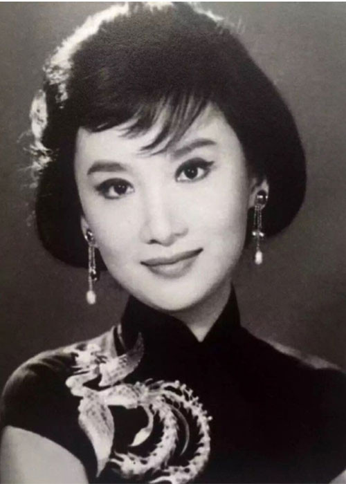 Nguyên mẫu Tiểu Long Nữ của nhà văn Kim Dung chính là nữ diễn viên nổi tiếng những năm 50 Hạ Mộng.