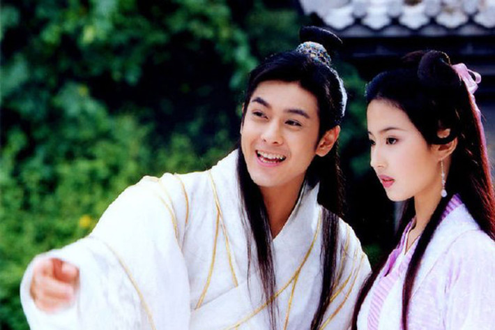 Lưu Diệc Phi là một trong những diễn viên nổi tiếng nhờ tham gia diễn xuất trong phim chuyển thể từ tiểu thuyết của nhà văn Kim Dung.