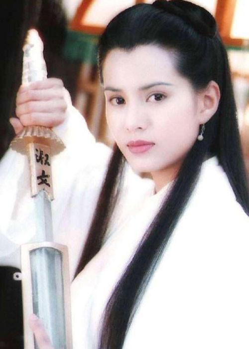 Lý Nhược Đồng bàng hoàng trước sự ra đi của nhà văn Kim Dung. Dù chưa từng gặp ông nhưng cô vô cùng tôn trọng ông.