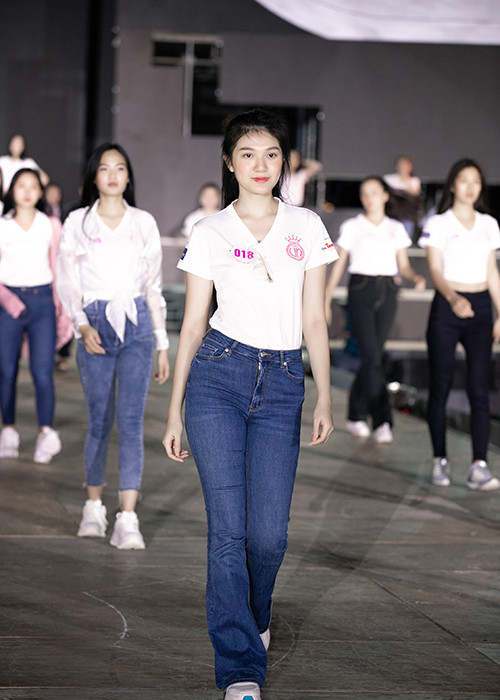 Ê-kíp của đạo diễn Hoàng Nhật Nam đem đến Vũng Tàu sân khấu dài tới 40m chưa từng có trong tiền lệ các mùa hoa hậu trước.