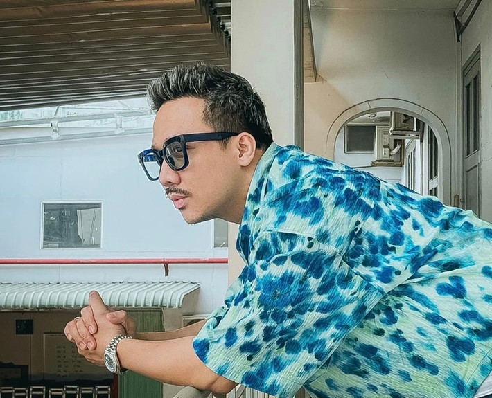 Trấn Thành cho biết, anh từ chối chụp ảnh vì khán giả không đeo khẩu trang giữa tình hình dịch bệnh COVID-19 diễn biến phức tạp. Ảnh: FBNV.