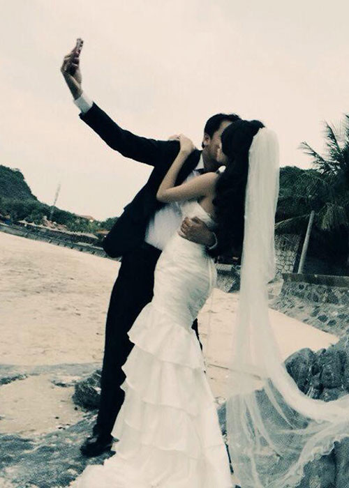 Theo thông tin, nam diễn viên phim " Quỳnh búp bê" làm đám cưới với một cô gái không hoạt động trong làng giải trí vào năm 2014. Ảnh: Dân Việt