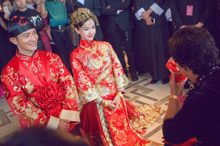 Tháng 10/2015, cặp đôi vàng của Cbiz tổ chức đám cưới hoành tráng, xa hoa tại Thượng Hải.