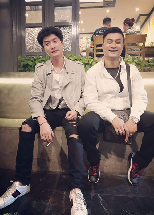 Duy Hưng rất thân với Trọng Lân. Cả hai còn cùng tham gia bộ phim "Quỳnh búp bê".