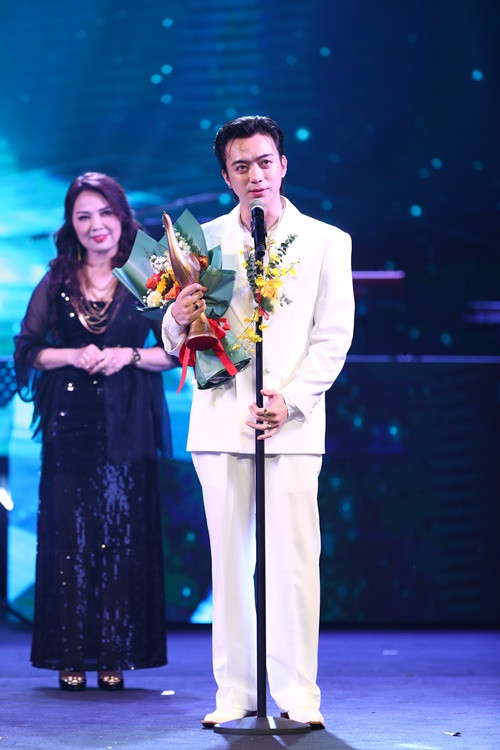  Ca sĩ Soobin Hoàng Sơn được xướng tên ở các hạng mục: Nam ca sĩ của năm, Music Video của năm và Album của năm ở Cống hiến 2025. Ảnh: BTC.