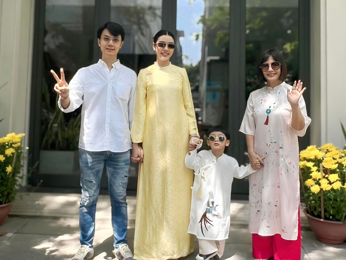 Thúy Vân chia sẻ trên Giao Thông, cô thấy may mắn vì gia đình chồng có truyền thống văn hóa đáng tự hào. Ảnh: FB Nhật Vũ.