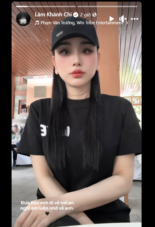 Lâm Khánh Chi cũng đến tiễn đưa Quý Bình. "Em luôn nhớ về anh", nữ ca sĩ nhắn nhủ đàn anh. Ảnh: FB Lâm Khánh Chi.