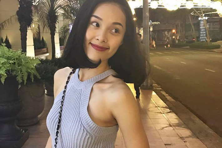 Hạ Vi từng chia sẻ hơn một năm qua, cô uống nhiều thuốc kháng sinh vì thường xuyên bị ho. Đây có thể là nguyên nhân cô giảm cân không kiểm soát. Ảnh: FBNV